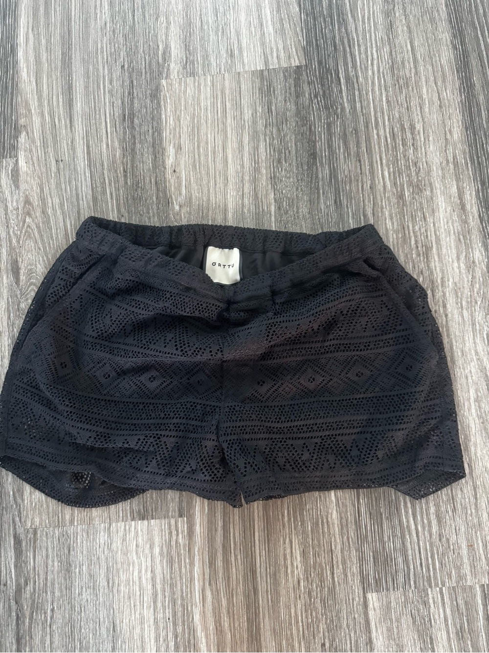 ORTTU Black Athletic Lace-Patterned Men's Shorts